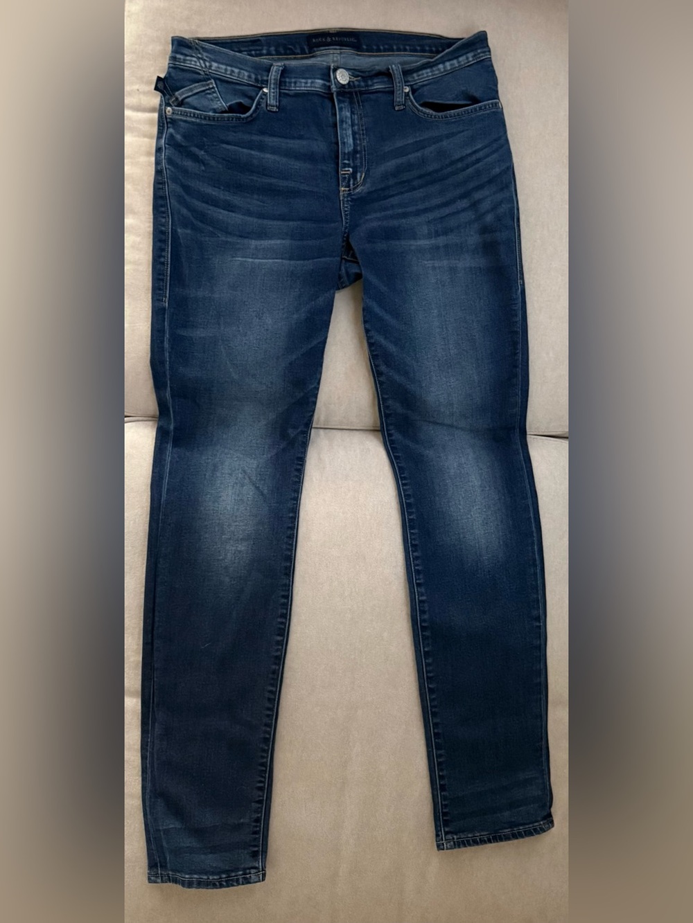 Rock & Republic Skinny Jeans in Dark Blue Wash